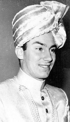 Hazar Imam in 1958 during Takht Nashini